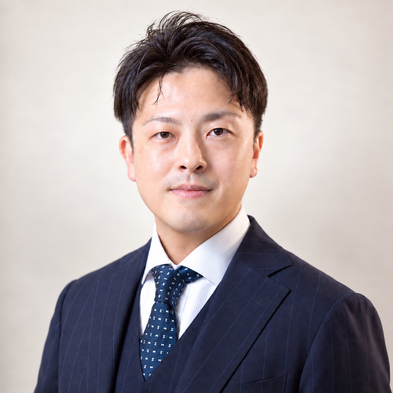 見学や相談をご案内する代表・横川考史